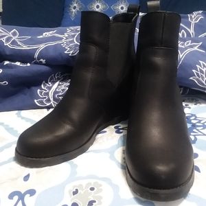 Wedge boot by Universal Thread